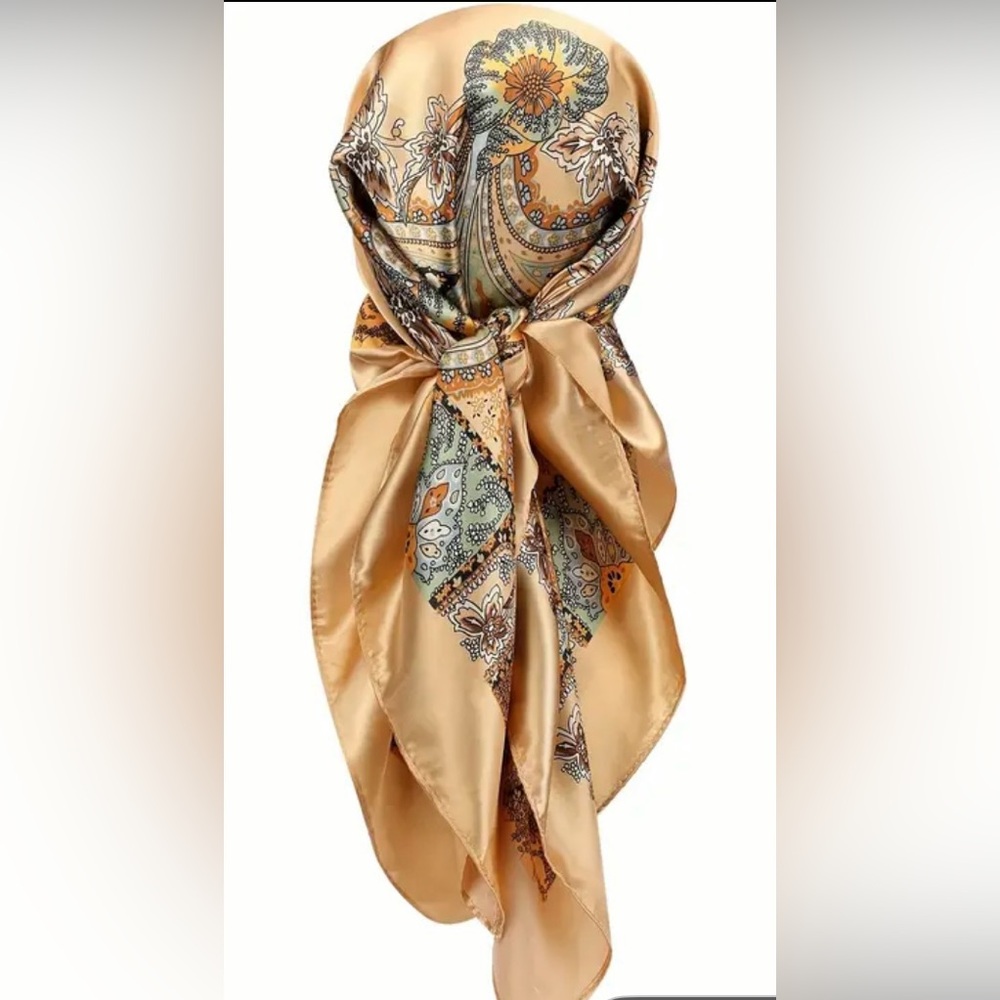 Elegant Paisley Scarf - Gold and Green